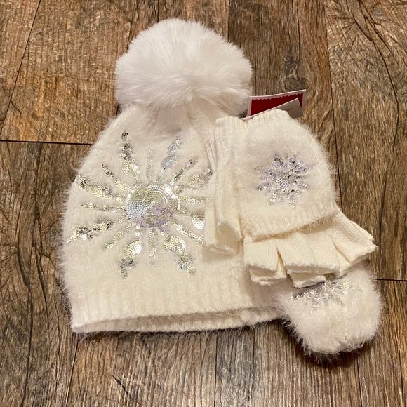 SOLD - Snowflake White Beanie Cap & Mittens NWT - Picture 3 of 3